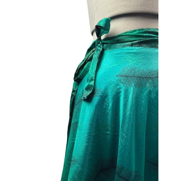 Vintage Green & Blue Wrap Skirt With Llama Motif & Feather Pattern - Picture 3 of 5